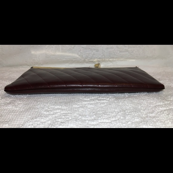 Vintage Clutch w/Hideaway Chain - Picture 6 of 7